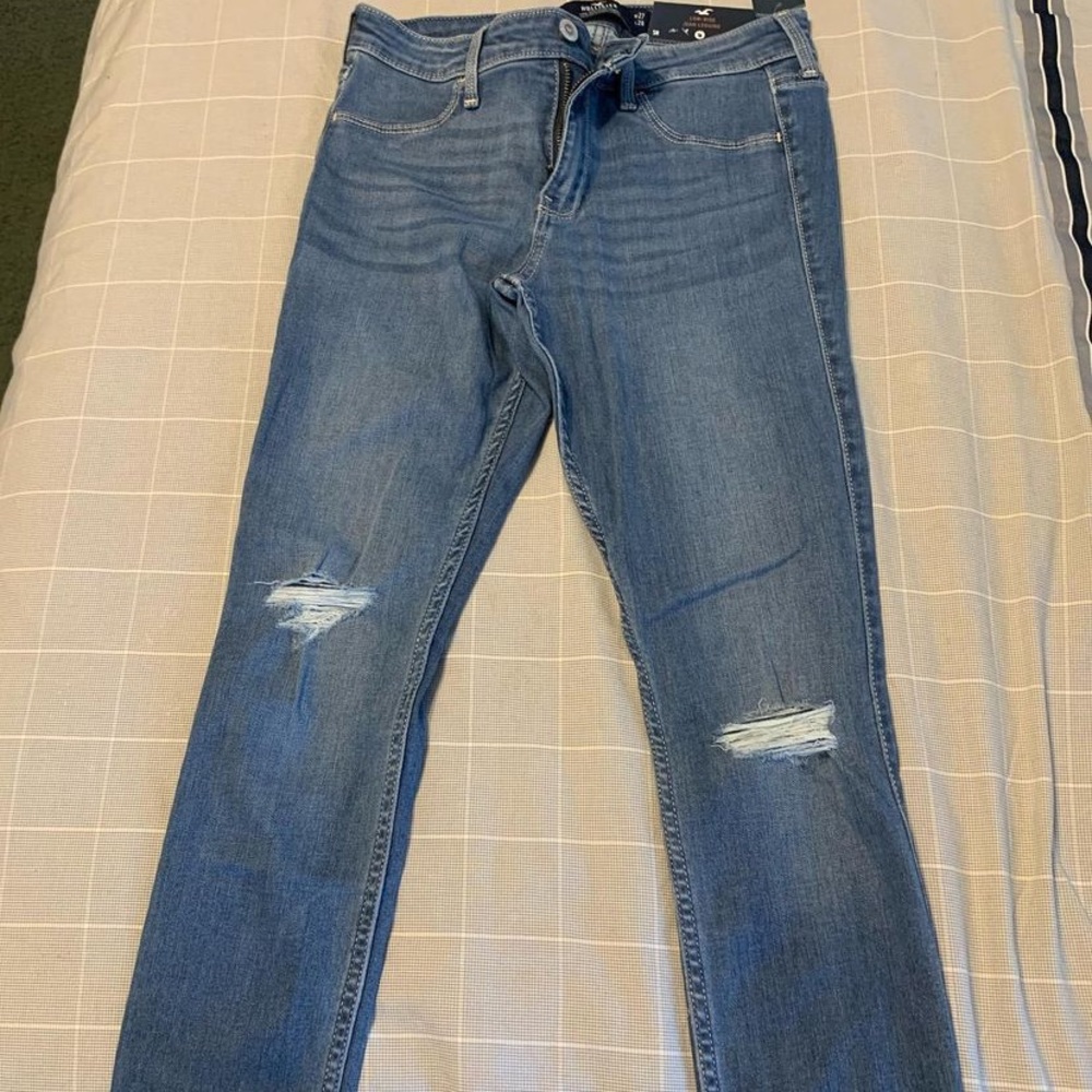 Hollister Low rise jean leggings, Size 5R mid wash